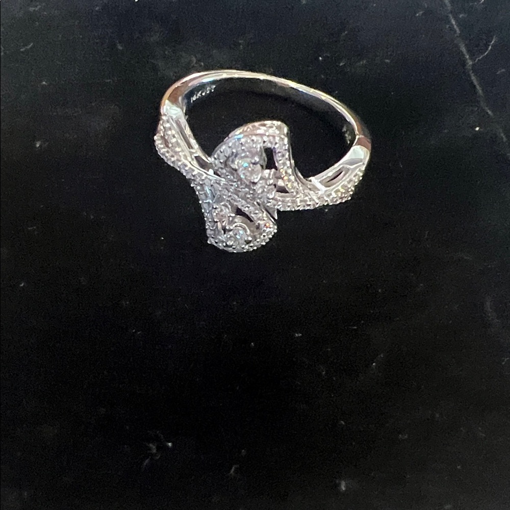 Diamond in 14k White Gold Band Ring size 7